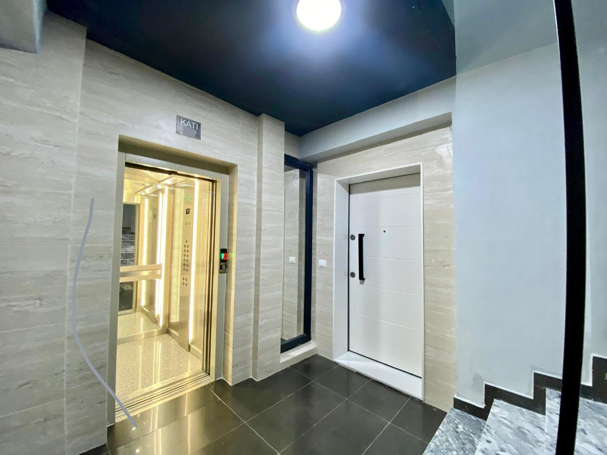 "Superattico" - Central Tirana Gorgeous Penthouse, Free Parking Kültér fotó