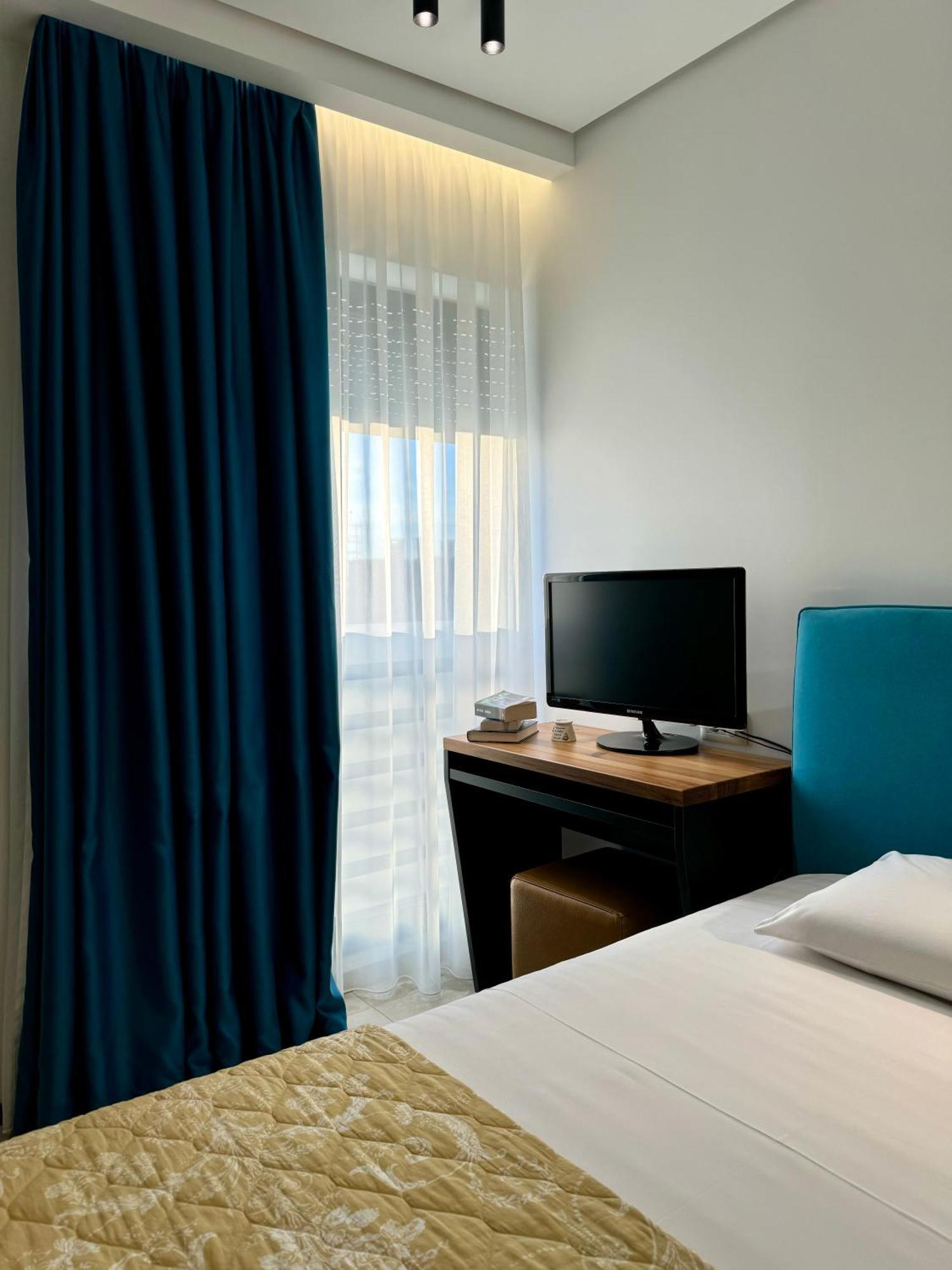 "Superattico" - Central Tirana Gorgeous Penthouse, Free Parking Kültér fotó